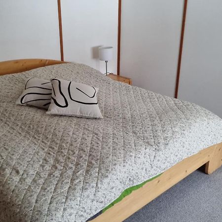 Pension Hof Zur Stilli Apartment Давос Екстериор снимка