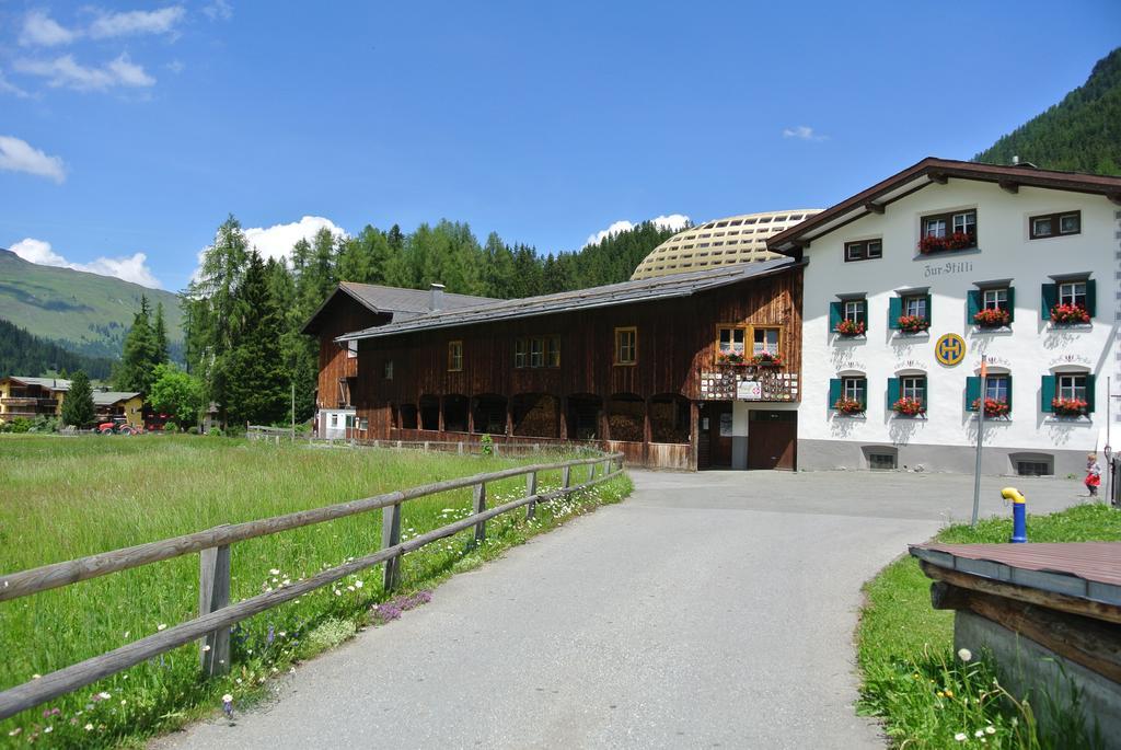 Pension Hof Zur Stilli Apartment Давос Екстериор снимка
