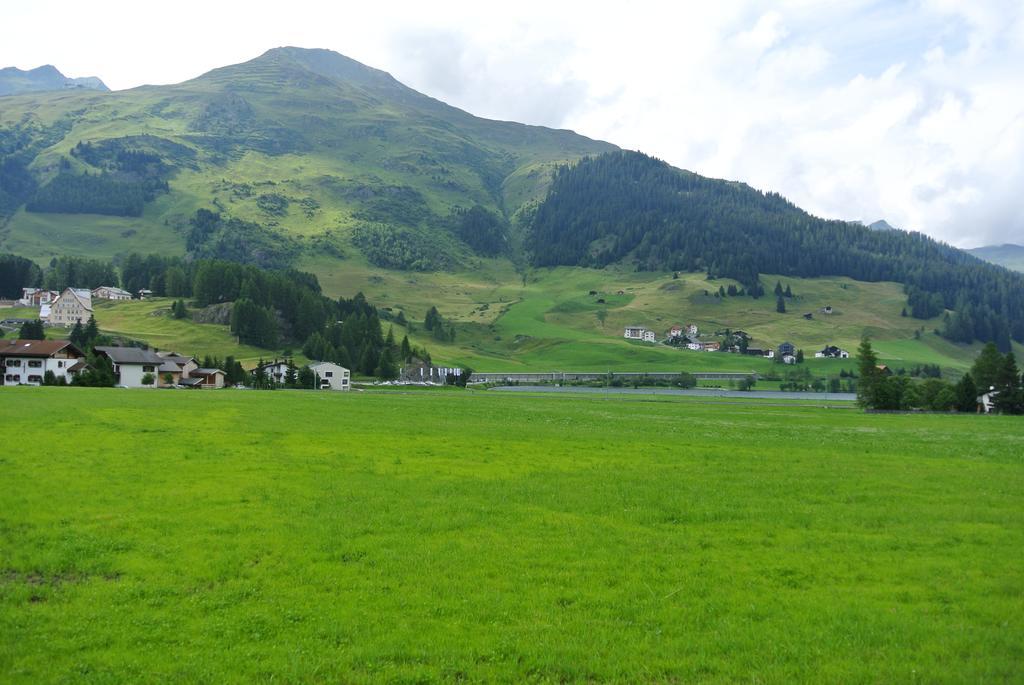 Pension Hof Zur Stilli Apartment Давос Екстериор снимка