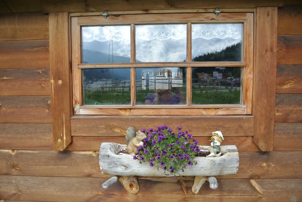 Pension Hof Zur Stilli Apartment Давос Екстериор снимка