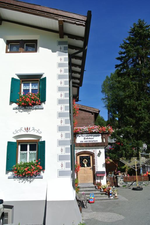 Pension Hof Zur Stilli Apartment Давос Екстериор снимка